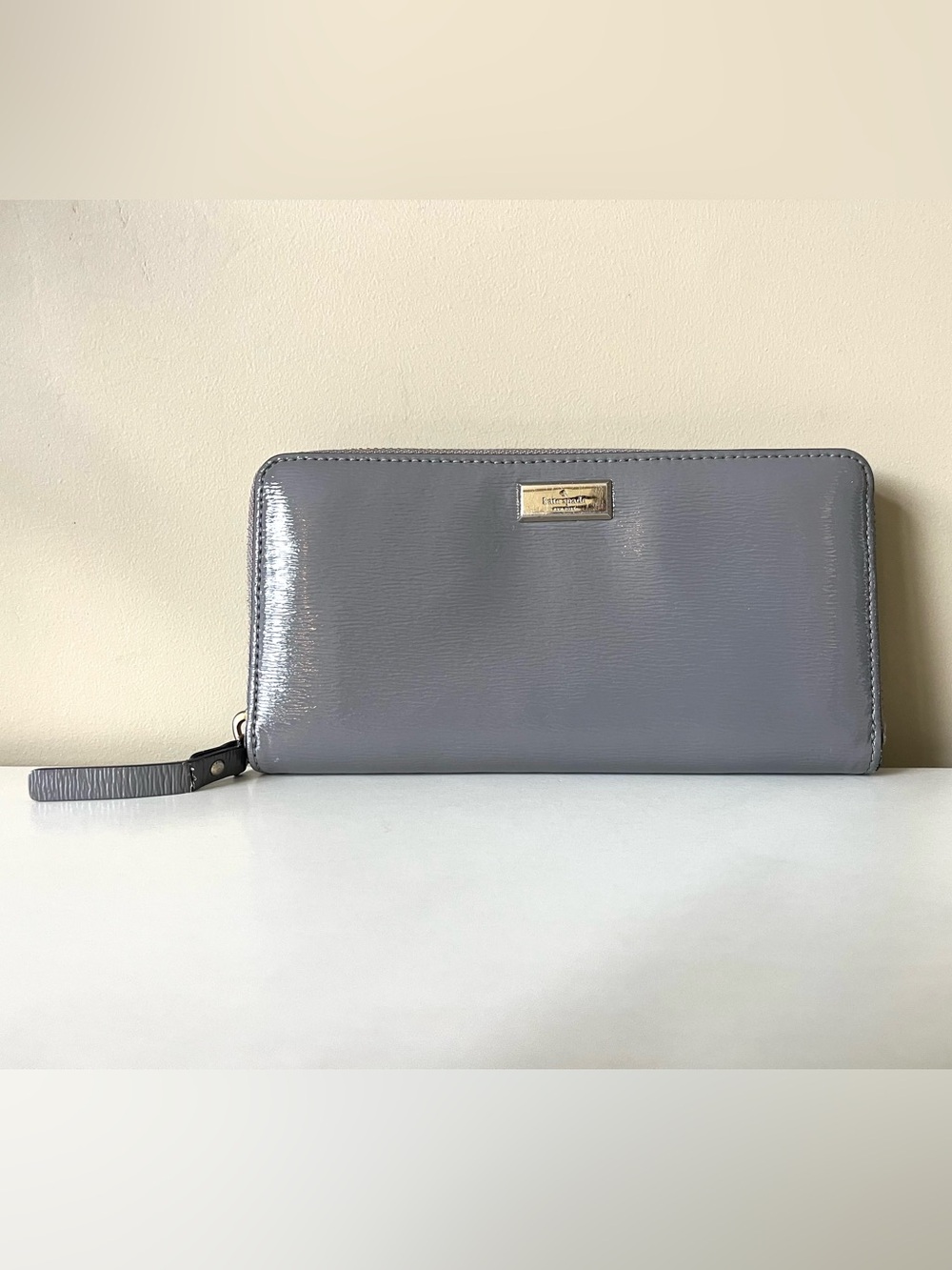 Kate Spade Gray Bixby Place Neda Parent Leather zip around Wallet